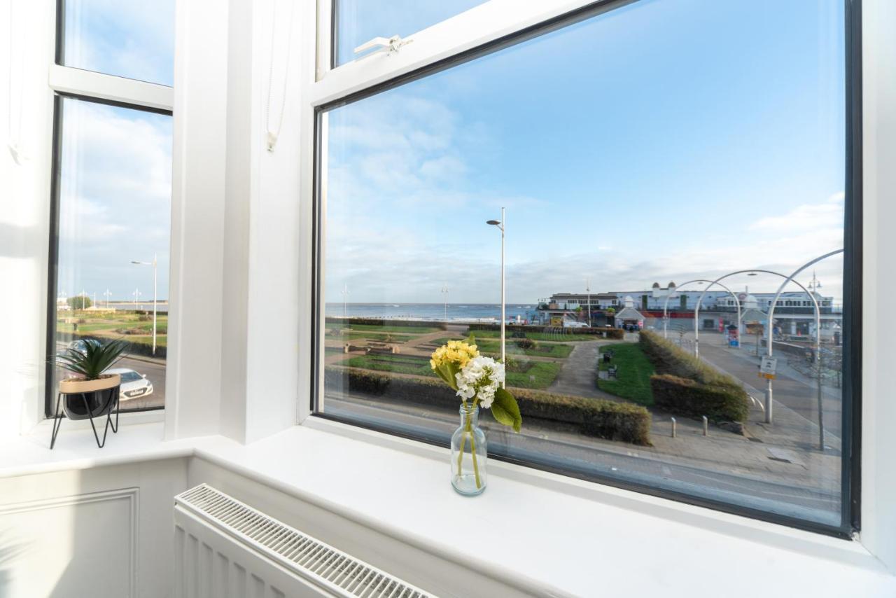 Sea Views Stunning 2 Bedroom Apartment # Lowestoft Buitenkant foto