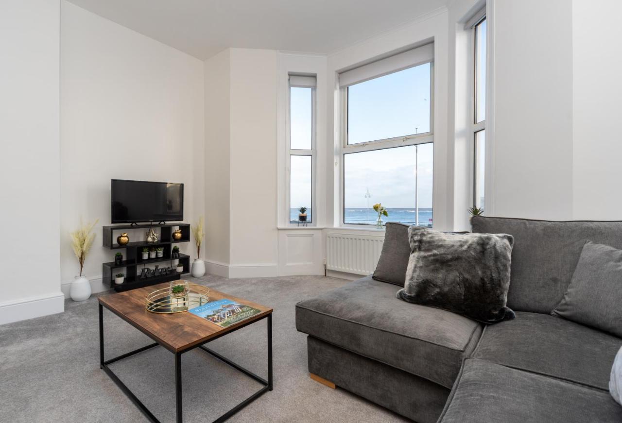Sea Views Stunning 2 Bedroom Apartment # Lowestoft Buitenkant foto