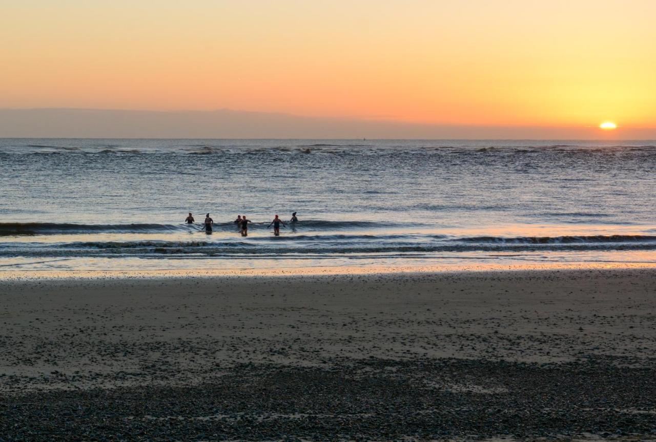 Sea Views Stunning 2 Bedroom Apartment # Lowestoft Buitenkant foto